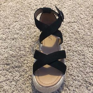 black platform sandals